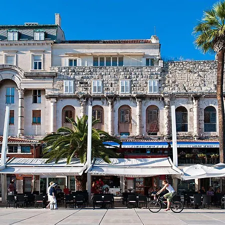 Riva Luxury Hotel
