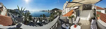 Riva Luxury Hotel 4*