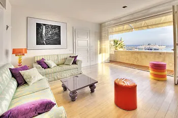 Riva Luxury Hotel 4*